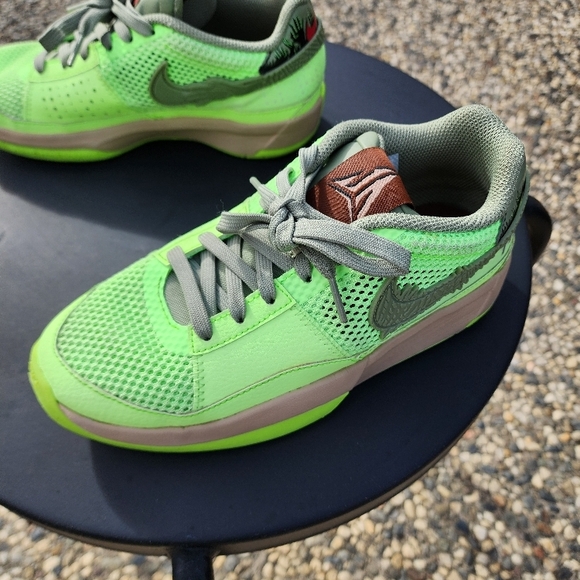 Nike Green Athletic Shoes - Picture 7 of 8
